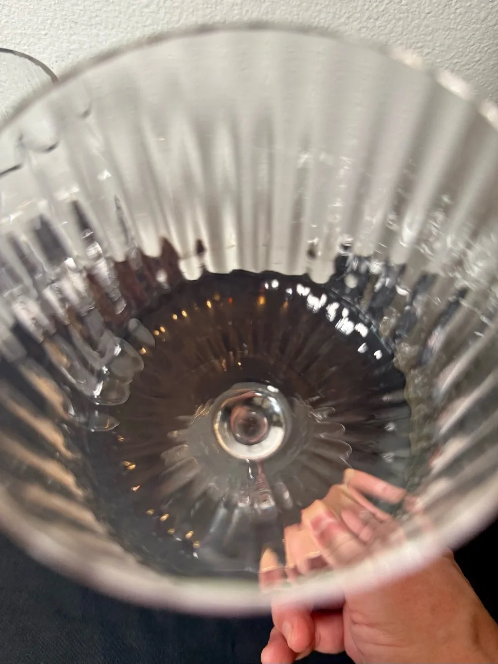 2 ribbed 12oz wine glasses. Gorgeous, new condition.
